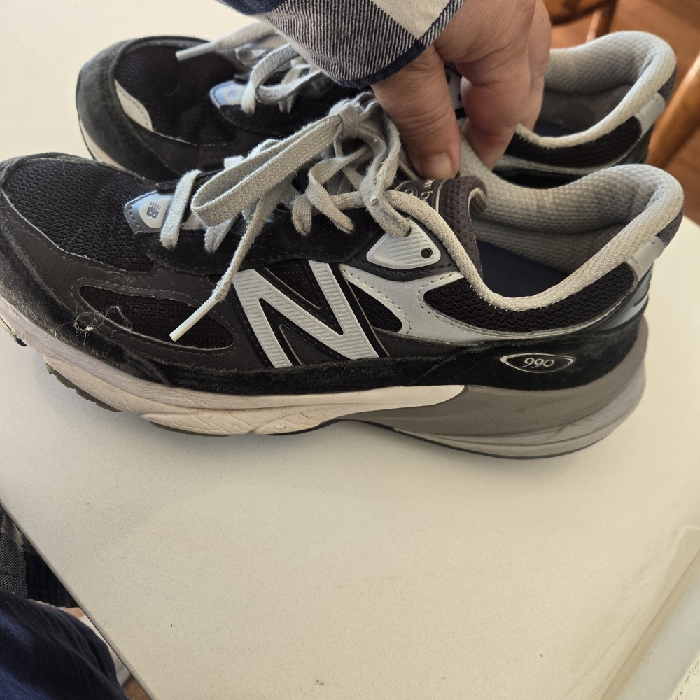 New Balance Men's Blue and White Sneakers